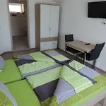 Am Kirchberg Affittacamere 3*