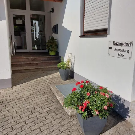 Am Kirchberg 3* Wehringen