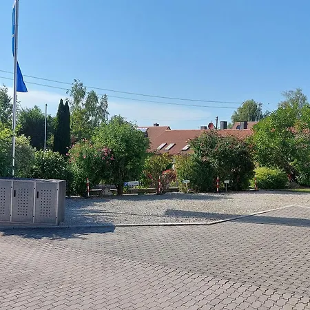 Am Kirchberg 게스트하우스 3*