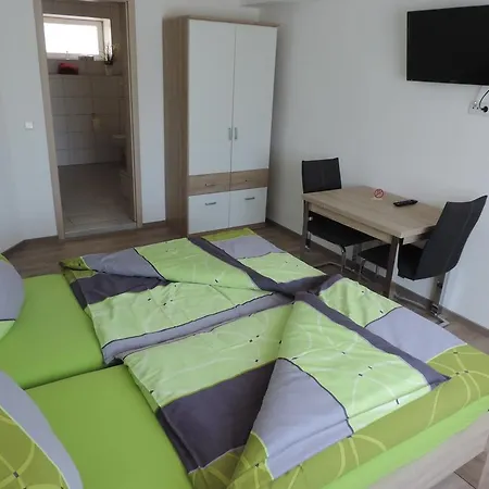 Am Kirchberg Gæstehus 3*
