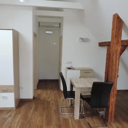 Am Kirchberg 3* Wehringen