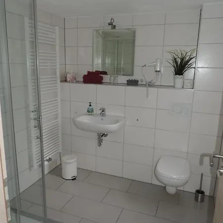 Am Kirchberg 3*